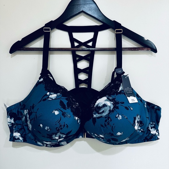 BEAUTIFUL Cacique bra, camisole and and short set. - Picture 3 of 3